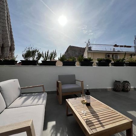 Step One | Luxury Suites Right In The Heart Of Acropolis Next To Metro Station Atena Exterior foto