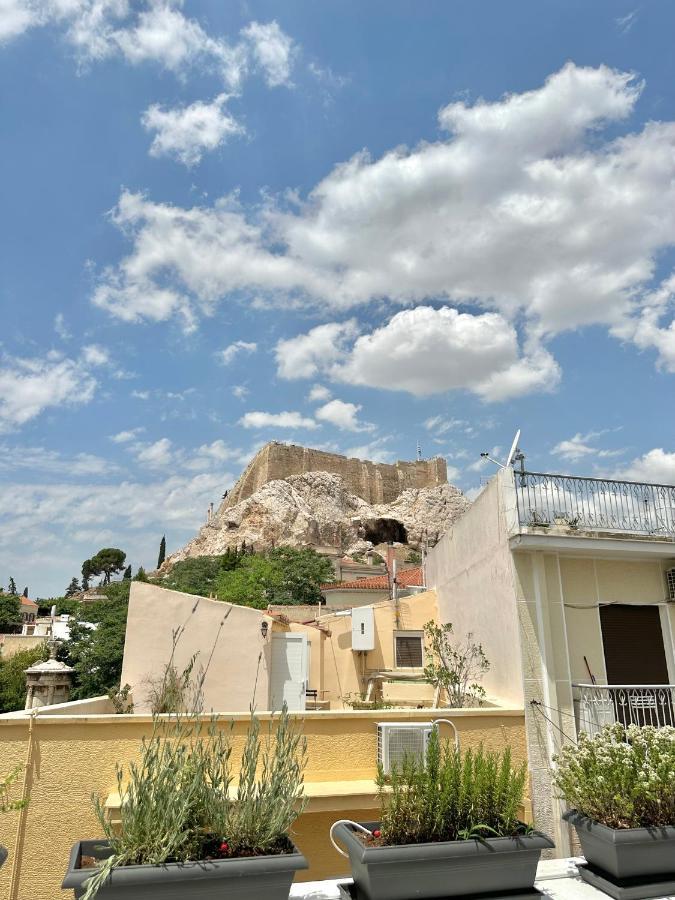 Step One | Luxury Suites Right In The Heart Of Acropolis Next To Metro Station Atena Exterior foto