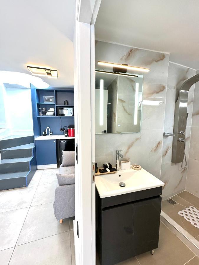 Step One | Luxury Suites Right In The Heart Of Acropolis Next To Metro Station Atena Exterior foto