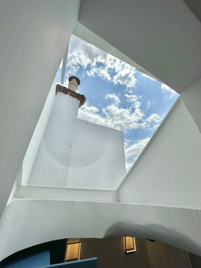 Step One | Luxury Suites Right In The Heart Of Acropolis Next To Metro Station Atena Exterior foto