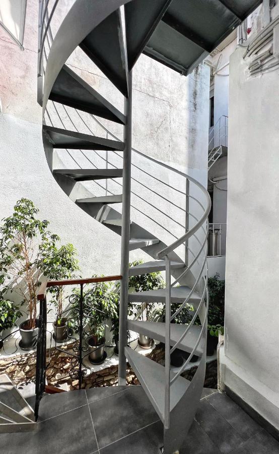 Step One | Luxury Suites Right In The Heart Of Acropolis Next To Metro Station Atena Exterior foto