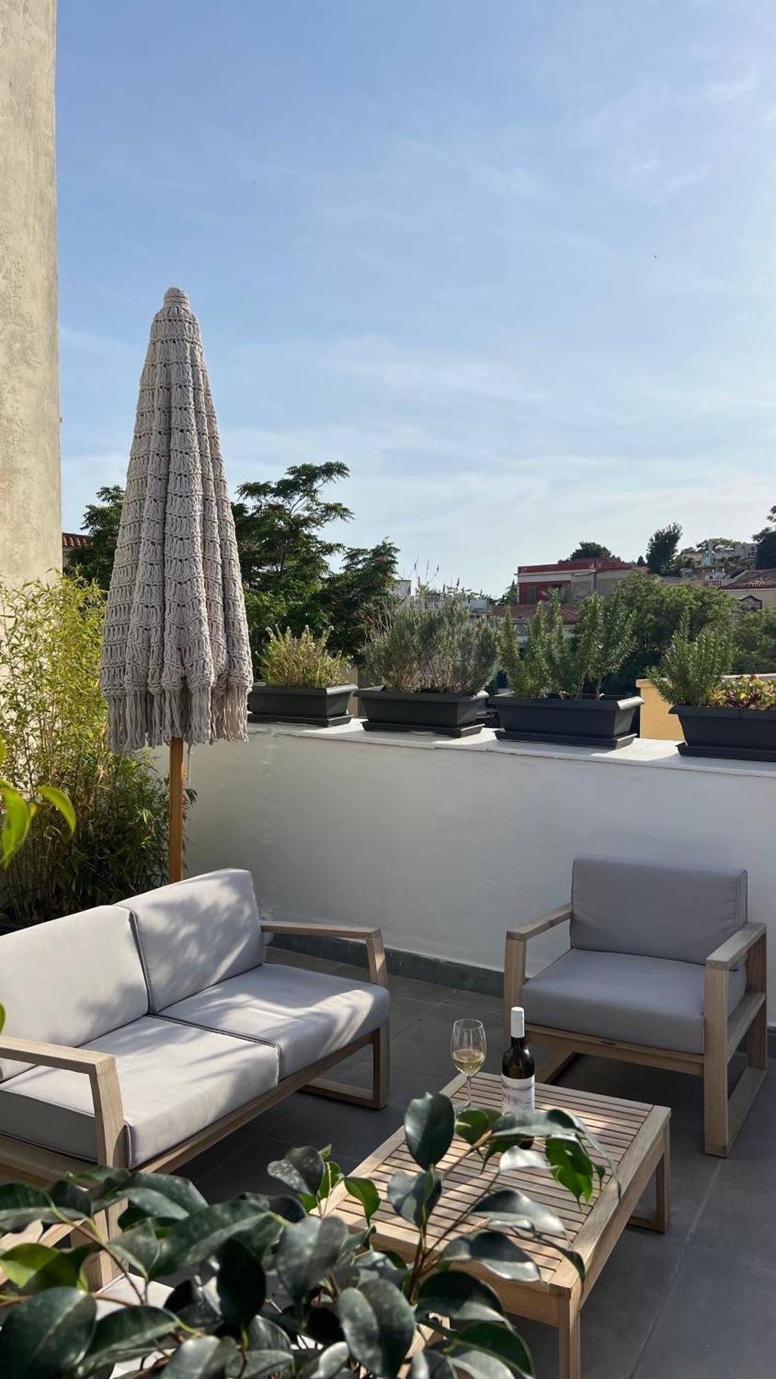 Step One | Luxury Suites Right In The Heart Of Acropolis Next To Metro Station Atena Exterior foto