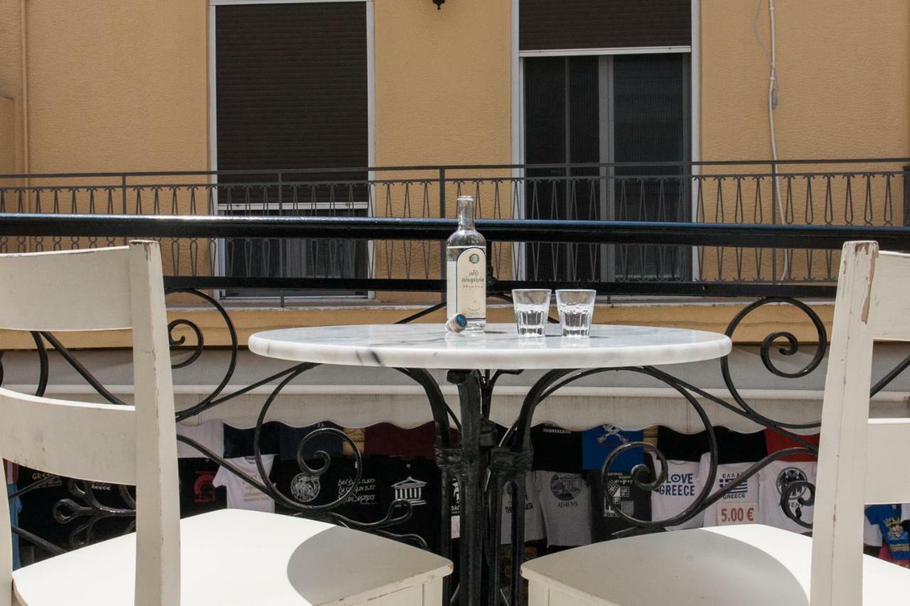 Step One | Luxury Suites Right In The Heart Of Acropolis Next To Metro Station Atena Exterior foto