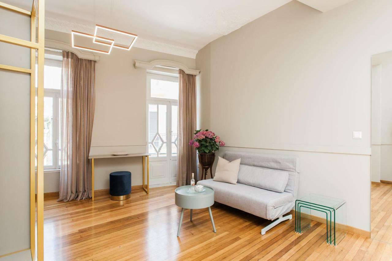 Step One | Luxury Suites Right In The Heart Of Acropolis Next To Metro Station Atena Exterior foto