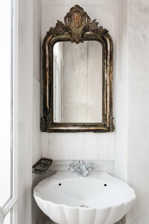 Step One | Luxury Suites Right In The Heart Of Acropolis Next To Metro Station Atena Exterior foto