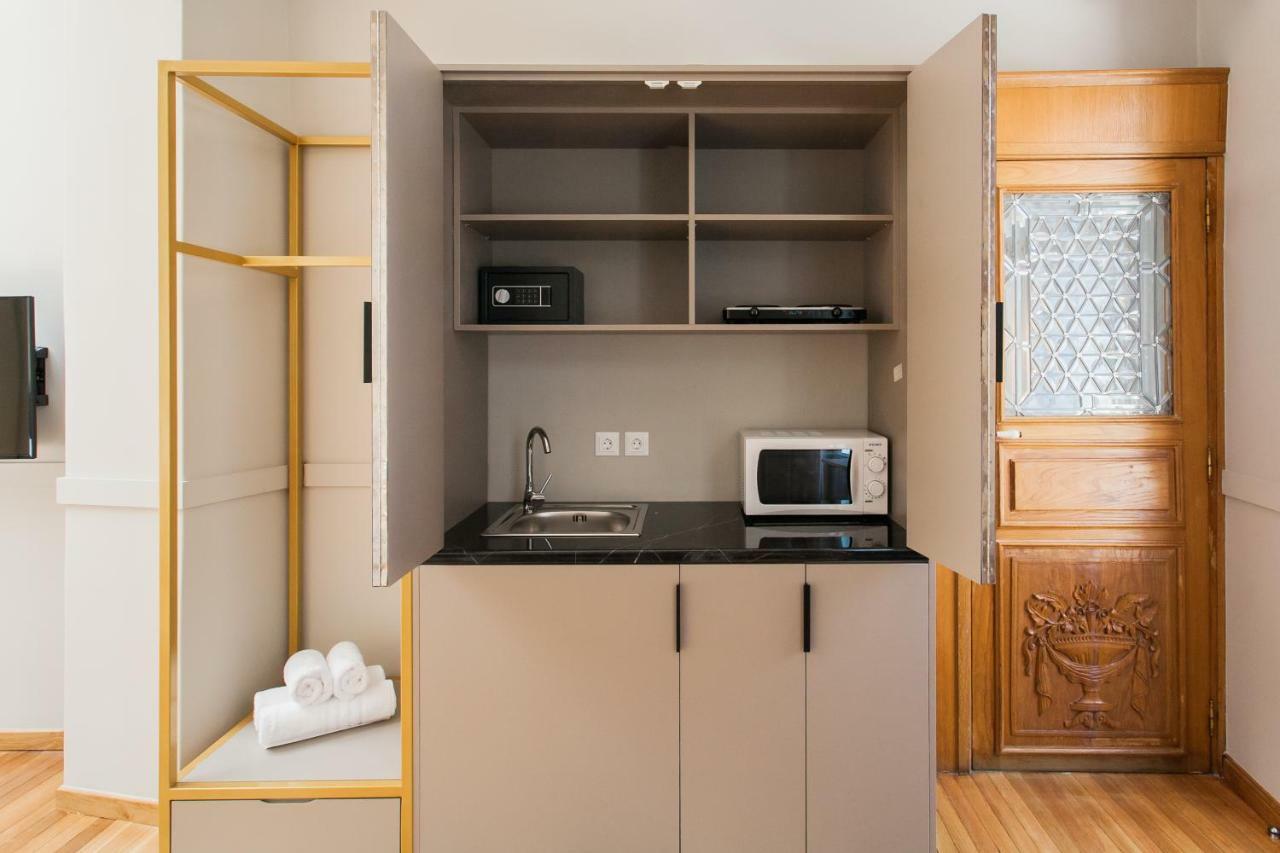 Step One | Luxury Suites Right In The Heart Of Acropolis Next To Metro Station Atena Exterior foto