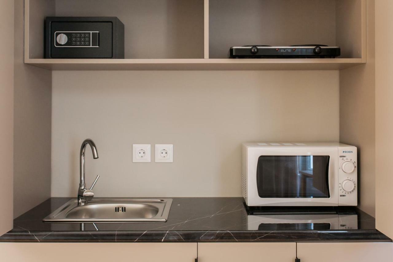 Step One | Luxury Suites Right In The Heart Of Acropolis Next To Metro Station Atena Exterior foto