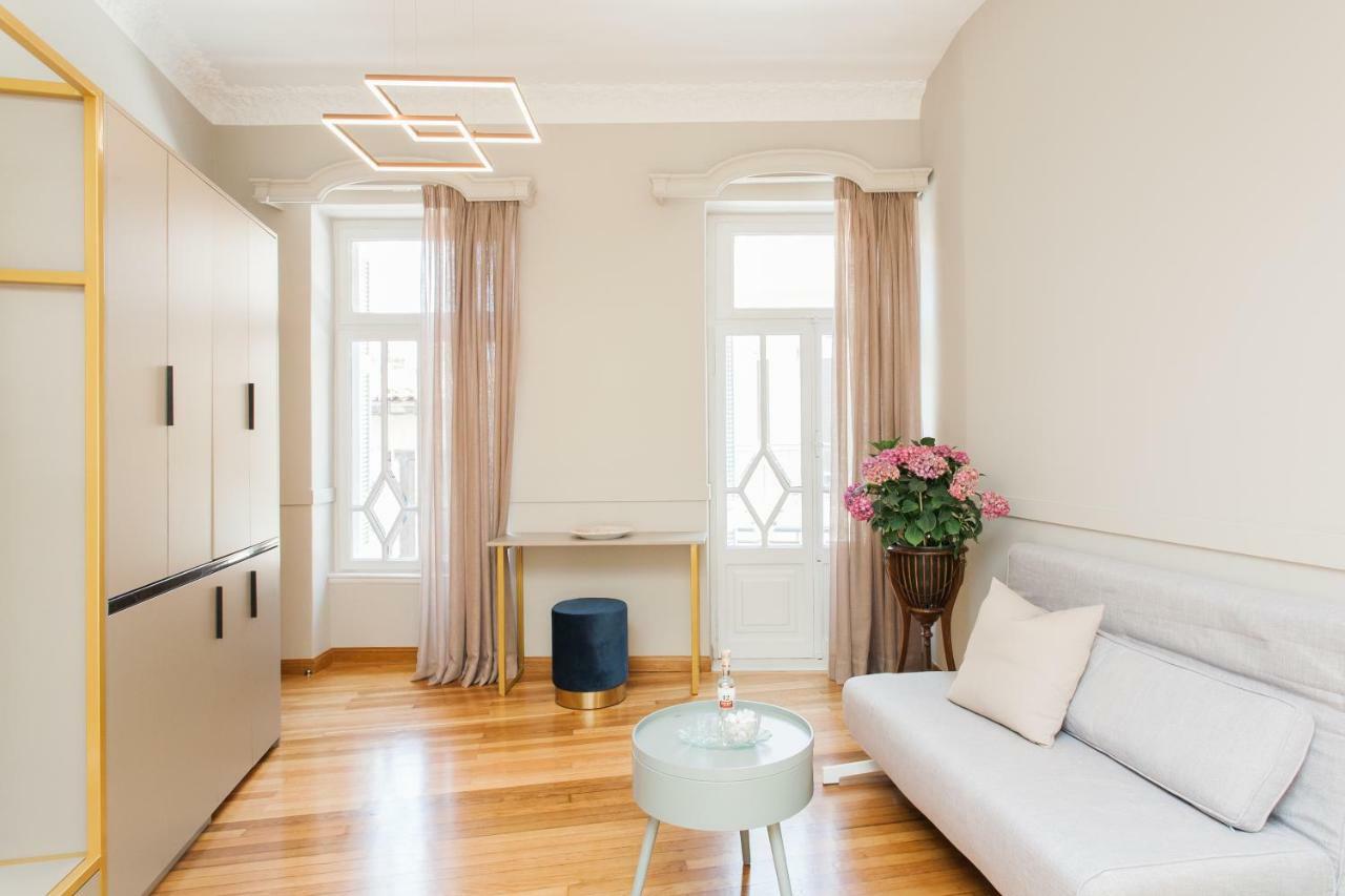 Step One | Luxury Suites Right In The Heart Of Acropolis Next To Metro Station Atena Exterior foto