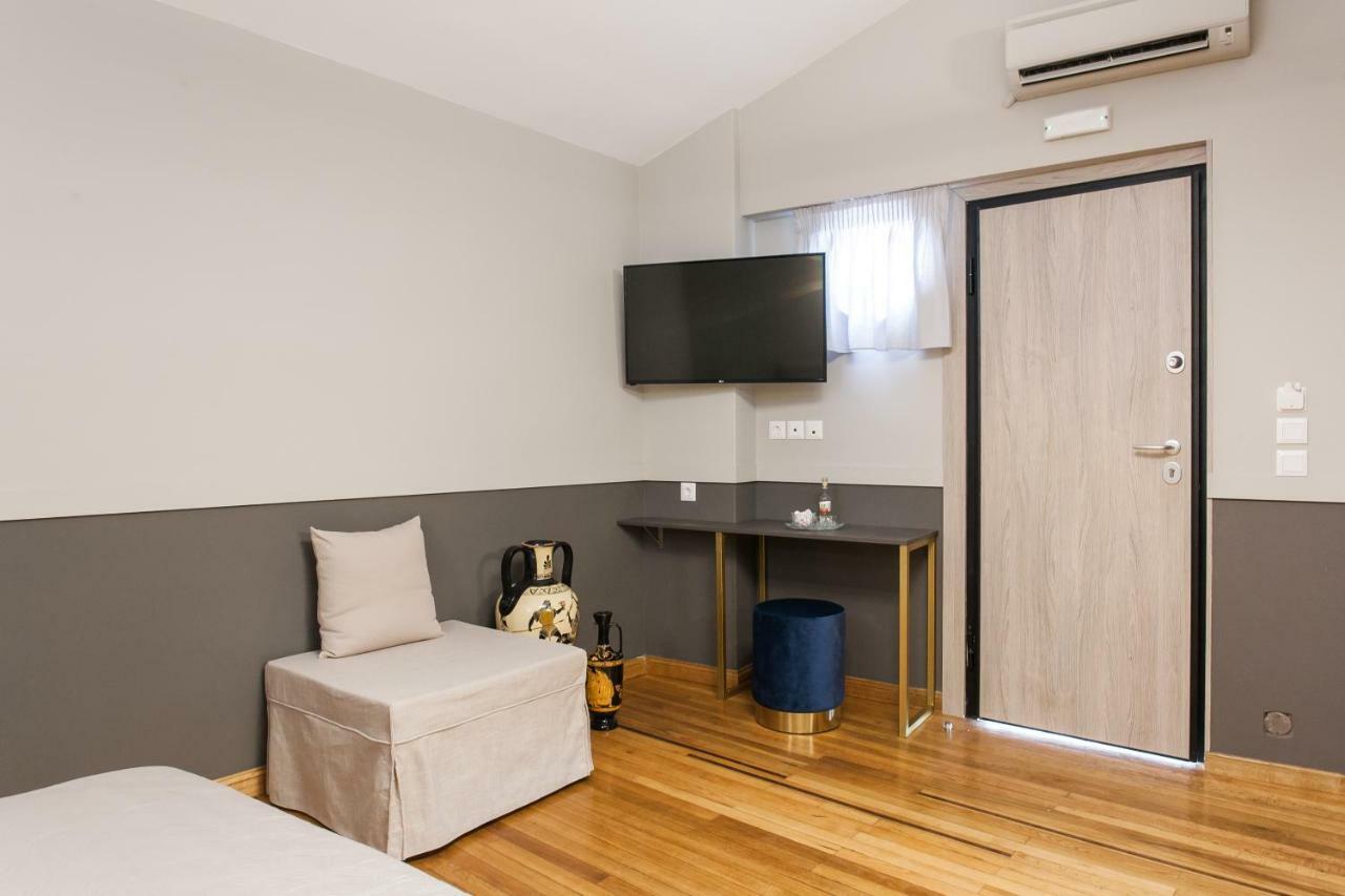 Step One | Luxury Suites Right In The Heart Of Acropolis Next To Metro Station Atena Exterior foto