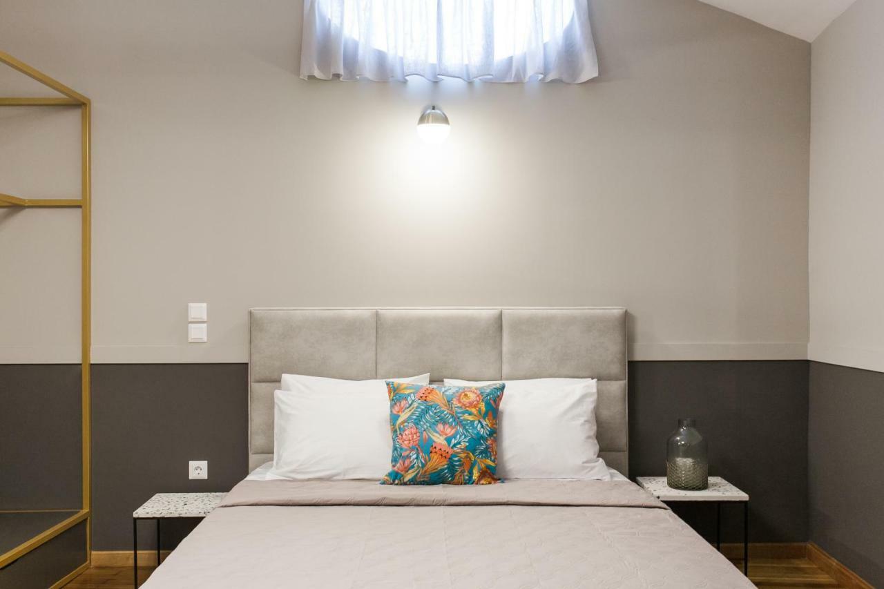 Step One | Luxury Suites Right In The Heart Of Acropolis Next To Metro Station Atena Exterior foto