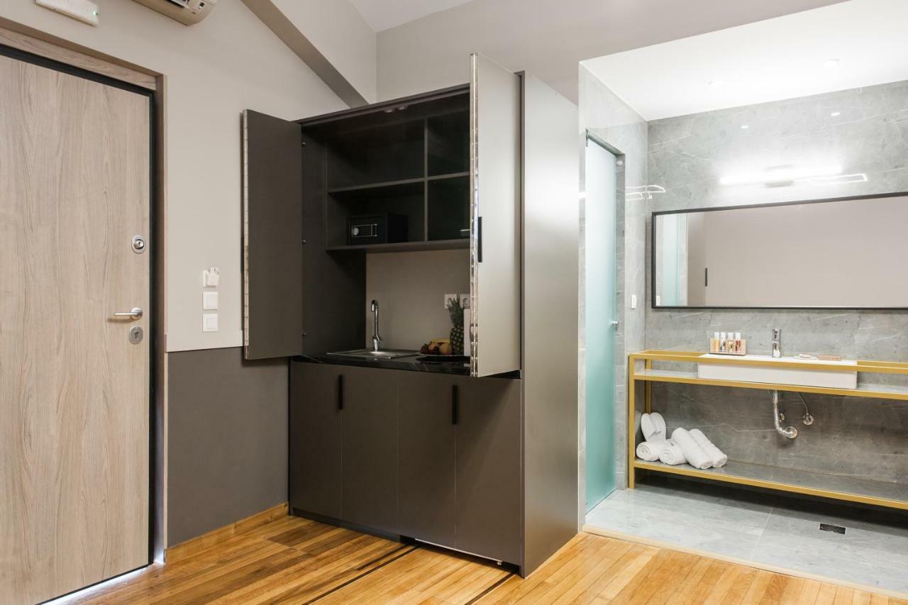 Step One | Luxury Suites Right In The Heart Of Acropolis Next To Metro Station Atena Exterior foto