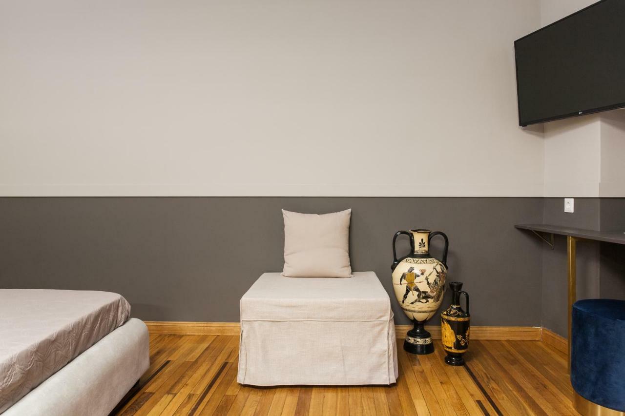 Step One | Luxury Suites Right In The Heart Of Acropolis Next To Metro Station Atena Exterior foto